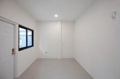 ขายบ้านมือสองตกแต่งใหม่ โครงการ วรารมย์ เพชรเกษม 81 (Wararom Phetkasem 81) แบรนด์ Q.House เนื้อที่ 80.8 ตร.ว. ใกล้เดอะมอลล์บางแค และเชื่อมต่อ ถนนกาญจนาฯ ถนนบางบอน และถนนพุทธมณฑลสาย 4-202508030143391754160219774.jpg