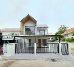 ขายบ้าน ใจกลางสุขุมวิท รีโนเวทใหม่ ซอยสุขุมวิท60/1 เดินทางสะดวก เหมาะซื้อปล่อยเช่าและอยู่อาศัย