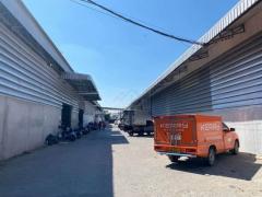 ให้เช่าโกดัง 550 ตรม.ซอยนวลจันทร์ 21 พร้อมออฟฟิศ และห้องน้ำในตัว รถเทรลเลอร์เข้าออกได้ ใกล้เลียบด่วน 