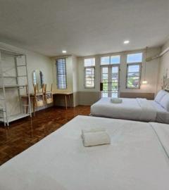 บ้านหลังห้างเมญ่า 150 เมตร หมาะสำหรับ กลุ่มเพื่อน (พักได้สูงสุด 10 คน) ปล่อยเช่ารายวันได้