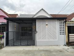 ขายบ้านเดี่ยวชั้นเดียว หมู่บ้านนันทวัน 5 (คู้ขวา) เนื้อที่ 26.8 ตารางวา  ซอยเลียบวารี 11 ถนนเลียบวารี แขวงโคกแฝด เขตหนองจอก กรุงเทพฯ