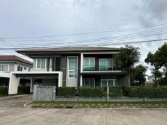 ให้เช่าบ้านเดี่ยว หมู่บ้าน วรารมย์ พรีเมี่ยม วัชรพล จตุโชติ หลังมุม บ้านเฟสใหม่ปี61 ทำเลติดสวน ให้เช่าบ้านเดี่ยว-หมู่บ้าน-วรารมย์-