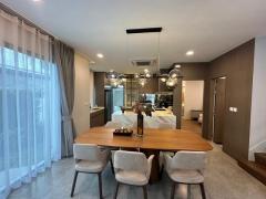 P1038 ให้เช่า ขาย บ้านเดี่ยว โครงการ มัณฑนา ถนนบางนา-ตราด กม.15 MANTANA Bangna km. 15 บ้านหัวมุมทิศเหนือ ใกล้สนามบินสุวรรณภูมิ P1038-ให้เช่า-ขาย-บ้านเดี่ยว-โครงการ-มัณ