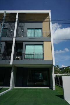 ขายทาวน์โฮม-3-ชั้น-(ขายโดยเจ้าของโคร