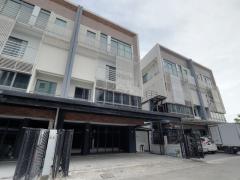 ขายโฮมออฟฟิศสไตล์โมเดิร์น 4 ชั้น DISTRICT ดิสทริค เอกมัย-รามอินทรา (รามอินทรา 40) ชุดเฟอร์ ระบบแอร์, ระบบ LAN และ Wi-Fi พร้อมใช้งาน ขายโฮมออฟฟิศสไตล์โมเดิร์น-4-ชั้น-DISTRICT-