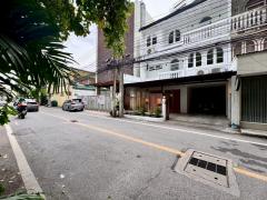 ให้เช่าทาวน์เฮ้าส์ 3 ชั้น สุขุมวิท 49/1(ทองหล่อ) พร้อมอยู่สิงหาคม 68 (N.1742)-202508070904251754532265983.jpg