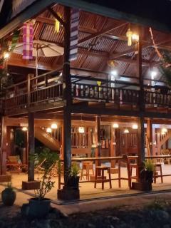 ขายถูก! ที่ดินพร้อมบ้านเรือนไทย หลังใหญ่   เนื้อที่รวม 7-3-70 ไร่ ต.หมอนนาง อ.พนัสนิคม จ.ชลบุรี -202508080848161754617696987.jpg