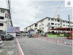ขายห้องชุดเอื้ออาทรเคหะร่มเกล้า 5 ตึก81 ห้องมุม 33.03 ตร.ม ตรงข้ามบิ๊กซีเคหะร่มเกล้าใกล้ 7-11 ใกล้ตลาด เดินทางสะดวก ห้องสวย ราคาถูก