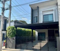 ให้เช่าทาวน์โฮม 3ชั้น ซอยหทัยราษฎร์ 55 โครงการ บริทาเนีย วงแหวน-จตุโชติ บ้านใหม่หลังมุม ให้เช่าทาวน์โฮม-3ชั้น-ซอยหทัยราษฎร์-