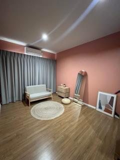 RM527 ให้เช่า หรือ ขาย ทาวน์โฮม 3 ชั้น  บ้านกลางเมือง พระราม9 กรุงเทพกีฑา พร้อมอยู่-202508081828521754652532644.jpg