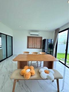 P1055 ให้เช่า บ้านแฝด หลังมุม โครงการ โคโม่ เบียงก้า บางนา Como Bianca สไตล์ Minimal Eco Living  P1055-ให้เช่า-บ้านแฝด-หลังมุม-โครงการ-โค