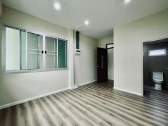 ขายถูก บ้านเดี่ยว-โฮมออฟฟิศ ซอยสุขุมวิท 50 ขนาด 58 ตร.ว. ใกล้ BTS อ่อนนุช *ขายพร้อมผู้เช่า*   ⭐️พร้อมรับค่าเช่าระยะยาว⭐️-202508091554411754729681283.jpg