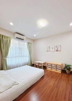 RM534 ให้เช่า ทาวน์โฮม ลีออง สุขุมวิท 62 หรูหรา ตกแต่งสวย พร้อมเข้าอยู่ เดินทางสะดวก ใกล้ BTS บางจากติดทางด่วน แค่ไม่กี่นาทีถึงกลางเมือง-202508092301571754755317248.jpg