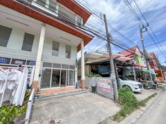 ขายตึกแถว ห้องริม 2.5 ชั้น อาคารพาณิชย์ขายถูกติดถนนบางรักษ์สมุย ตึกแถวทำเลดีมีผู้เช่า มีรายได้ทั้งปี