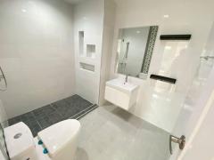 ขายทาวน์โฮม 3 ชั้น หมู่บ้านกรีนิช รามอินทรา เนื้อที่ 21.8 ตารางวา  ถนนรามอินทรา แขวงคันนายาว เขตคันนายาว กรุงเทพฯ-202508111602381754902958451.jpg