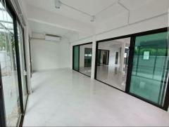 ให้เช่าโฮมออฟฟิศ กลางซอยโชคชัย 4 บ้านสวยรีโนเวทใหม่ (N.1820)-202508140914381755137678512.jpg