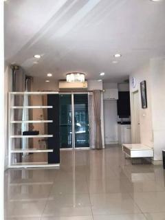 P1084 ให้เช่าทาวน์โฮม 3 ชั้น บ้านกลางเมือง โชคชัย4 ซอย50 BAAN KLANG MUANG CHOKCHAI 4 ใกล้เซ็นทรัลอีสต์วิล P1084-ให้เช่าทาวน์โฮม-3-ชั้น-บ้านกลางเมื