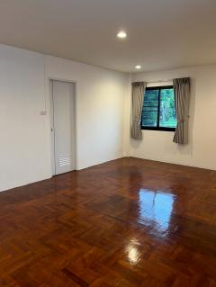 ให้เช่าทาวน์เฮาส์ 2 ชั้น ซอยสุขุมวิท 72 บ้านสวยพร้อมอยู่ (N.1822)-202508151318321755238712393.jpg