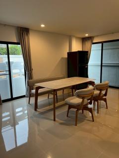 ให้เช่าทาวน์เฮาส์ 2 ชั้น ซอยสุขุมวิท 72 บ้านสวยพร้อมอยู่ (N.1822)-202508151318411755238721479.jpg