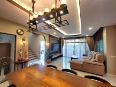 RM542 หมู่บ้าน แกรนด์บริทาเนีย พระราม 9 กรุงเทพกรีฑา พร้อมอยู่ หน้าบ้านไม่ชนใคร