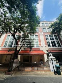 townhouse ขาย/ให้เช่าทาวน์โฮม 4 ชั้น บ้านกลางกรุง ทองหล่อ (Baan Klang Krung Thonglor) 26 ตร.ว., 4 น 6 น้ำ, ราคา 33 ล้านบาท  33000000 บ. 4 Bedroom 26 ตรว. ใกล้ ใกล้ เจ อเวนิว ทองหล่อ 15 ทำเลดีเยี่ยม เป็นทาวน์โฮมพร้อมอยู่ มีการตกแต่งภายในเพิ่มเติมได้แบ