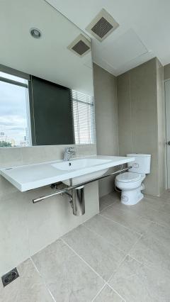 Sale Condo Baan Sathorn Chaophraya ขาย คอนโด ใกล้ ไอคอนสยาม Iconsiam บ้านสาทร เจ้าพระยา BTS สะพานตากสิน ตกแต่งใหม่ ห้องมุม 80 ตรม วิวเมือง ถ.เจริญนคร คลองสาน กรุงเทพ-202508171126411755404801851.jpeg