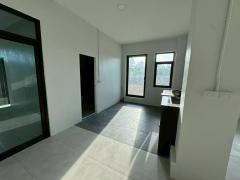 ให้เช่า โกดังพร้อออฟฟิศ ติดถนนเศรษฐกิจ 1 สมุทรสาคร BRE24138-202508181452411755503561366.jpg