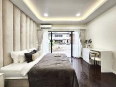 RM556 ให้เช่าบ้านหรู 6 ห้องนอน รัชดา ห้วยขวาง หลังเซนทรัล พระราม 9 ตกแต่งครบ หรูหรา พร้อมเข้าอยู่ทันที-202508182317571755533877714.jpg