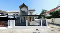 ขายบ้านเดี่ยว2ชั้น41ตร.ว.ย่านสุขุมวิทบางจากเขตพระโขนงหลังมุมรีโนเวทใหม่ใกล้BTSบางจาก ขายบ้านเดี่ยว2ชั้น41ตร.ว.ย่านสุขุมวิ