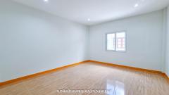 ขาย ทาวน์เฮ้าส์ 2ชั้น ย่านพหลโยธิน ใกล้รถไฟฟ้า เชื่อมต่อถนนหลายสาย มบ.มารวย1 ถ.พหลโยธิน54/1 แยก4 รีโนเวทใหม่ พร้อมอยู่-202508200845001755654300747.jpg