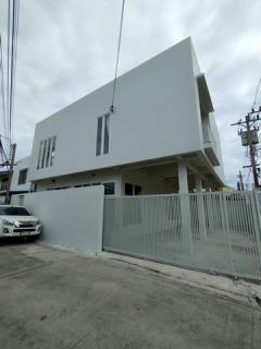 ให้เช่าบ้านเดี่ยว2ชั้นหลังมุมย่านสุทธิสาร ห้วยขวาง ใกล้ MRTสุทธิสาร 750 เมตร ให้เช่าบ้านเดี่ยว2ชั้นหลังมุมย่านส