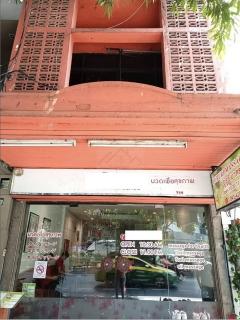 ให้เช่าอาคารพาณิชย์ 3 ชั้น 1 คูหา ติดหน้าถนนเมน สุขุมวิท ใกล้ Emquatier ใกล้  BTS พร้อมพงษ์ ทำเลดีมาก มีคนสัญจรไปมา แหล่งอาศัยของชาวต่างชาติ ให้เช่าอาคารพาณิชย์-3-ชั้น-1-คูหา-ติดห