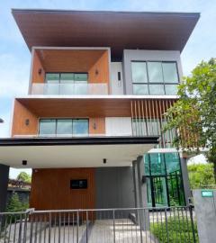 บ้านในโครงการหรู เอกลักษณ์ สันทราย บ้านแปลงมุม 3 ชั้น ซื้อทำใหม่ ขายต่อกำไรสูง แยกรวมโชค ติดถนนใหญ่