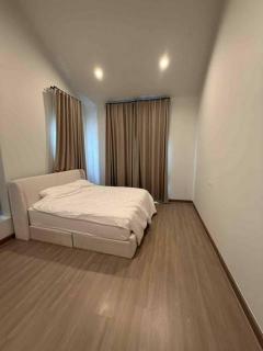 P1112 ให้เช่าบ้าน โครงการ สราญสิริ รามคำแหง  Sanransiri Ramkhamhaeng ถนนราษฎร์พัฒนา ไม่รับสัตว์เลี้ยง ตกแต่งพร้อมเข้าอยู่ P1112-ให้เช่าบ้าน-โครงการ-สราญสิริ-รามค