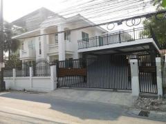 ขายด่วนบ้านเดี่ยว 2 ชั้น 67 ตร.ว. 5 ห้องนอน ย่านรามอินทรา39 วัชรพล สุขาภิบาล5 ตกแต่งสวยพร้อมอยู่ ขายด่วนบ้านเดี่ยว-2-ชั้น-67-ตร.ว.-5-ห้องน