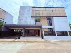 ขายบ้านเดี่ยวสุดหรูหรา 3 ชั้นหลังใหญ่ ใจกลางราชพฤกษ์ 102 ตรว  โครงการ The Master ราชพฤกษ์-สะพานมหาเจษฎาบดินทร์ฯ พร้อมลิฟต์ส่วนตัว ขายบ้านเดี่ยวสุดหรูหรา-3-ชั้นหลังให