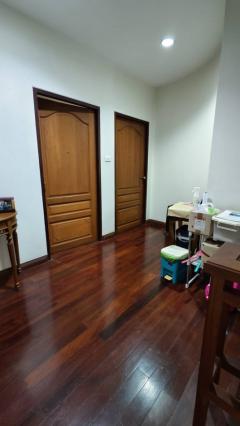 ให้เช่าบ้านเดี่ยว 2 ชั้นครึ่ง ทำเลทองใจกลางลาดพร้าว หลังโรงเรียนพิบูลย์อุปถัมภ์ แยก1 ถ.ลาดพร้าว 48-202508261427371756193257912.jpg