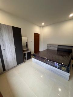 ให้เช่า Pool Villa หมู่บ้าน สวนเนรมิต 5 ตกแต่งสวย พร้อมเข้าอยู่ ใกล้Robinson Lifestyle Thalang เพียง 5 นาที -202508261556461756198606696.jpg