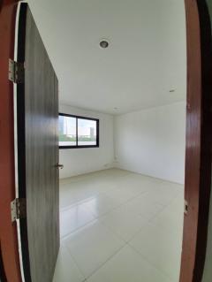 RM581 ให้เช่า โกดัง สำนักงาน ขนาด 1,300 ตร.ม. ติดทางด่วนวัชรพล เดินทางได้หลายเส้นทางสะดวกมาก รถเทรนเลอร์และรถพ่วงเข้าได้-202508261638031756201083402.jpg