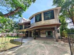 บ้านหรู 3 ชั้น สไตล์รีสอร์ท วิวภูเขาล้อมรอบสุดอลังการ ใจกลางทำเลทองแม่ริม เชียงใหม่