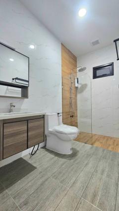 ขายบ้านเดี่ยว 2 ชั้น หมู่บ้านสันติสุข ( บ้านสามัคคี ) พร้อมอยู่ ฟังก์ชั่นครบ ขนาดเริ่มต้น 62.4 ตร.ว. พร้อมโอน ต.พิชัย เมืองลำปาง-202508281107591756354079074.jpg