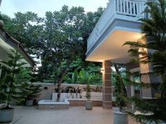 ขายด่วน บ้านใหญ่ แถมบ้านหลังเล็ก ใจกลางลาดพร้าว 64 บรรยากาศเหมือนรีสอร์ท ทำเลทอง พร้อมรถไฟฟ้าสีเหลือง หน้าปากซอย-202508281352551756363975221.jpg