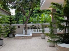 ขายด่วน บ้านใหญ่ แถมบ้านหลังเล็ก ใจกลางลาดพร้าว 64 บรรยากาศเหมือนรีสอร์ท ทำเลทอง พร้อมรถไฟฟ้าสีเหลือง หน้าปากซอย-202508281353021756363982929.jpg