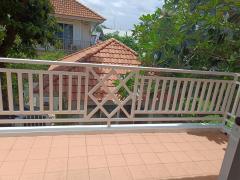 ขายด่วน บ้านใหญ่ แถมบ้านหลังเล็ก ใจกลางลาดพร้าว 64 บรรยากาศเหมือนรีสอร์ท ทำเลทอง พร้อมรถไฟฟ้าสีเหลือง หน้าปากซอย-202508281353101756363990515.jpg