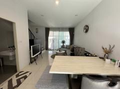 RM593 ใหเ้ช่า ทาวโฮม 3 ชั้น หมู่บ้าน บ้านกลางเมืองวัชรพล ถนน สุขาภิบาล5 มีเฟอร์พร้อมอยู่-202508281801401756378900893.jpg