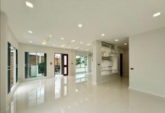 ขายบ้านเดี่ยว หลังมุม BANGKOK BOULEVARD รามอินทรา 3 รีโนเวทใหม่เอี่ยม#LB243 - 001083-202508291227181756445238210.jpg