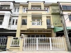 ให้เช่าทาวน์โฮม 3 ชั้น ซอยรามอินทรา34 ย่านเลียบทางด่วนรามอินทรา  ให้เช่าทาวน์โฮม-3-ชั้น-ซอยรามอินทรา34-