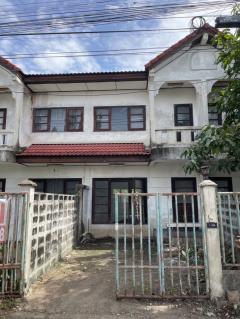 ขาย ทาวน์โฮม 2 ชั้น บ้านสวนสุทธิดา คลองห้า ราคาเพียงหลักแสน 110 ตรม 18 ตรว 2 ห้องนอน ทำเลดีใกล้ถนนใหญ่ รีโนเวทอยู่เองก็ดีปล่อยเช่าก็เยี่ยม