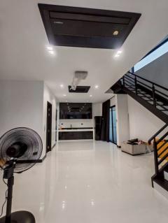 RM487 ให้เช่าบ้านเดียวสร้างใหม่ 3 ชั้นใจกลางทาวน์อินทาวน์ พร้อมเฟอร์นิเจอร์ เครื่องใช้ไฟฟ้าของใหม่-202509011907311756728451415.jpg