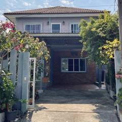 RM246 ให้เช่าบ้านลาดปลาเค้า 62 เป็นบ้านเดี่ยว 2 ชั้น รับเลี้ยงสัตว์  รับต่างชาติ จดทะเบียนได้ พร้อมอยู่